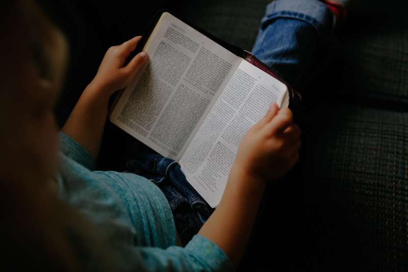 Girl reading a Bible: Pixabay: https://pixabay.com/en/kid-girl-child-reading-book-bible-2603859/