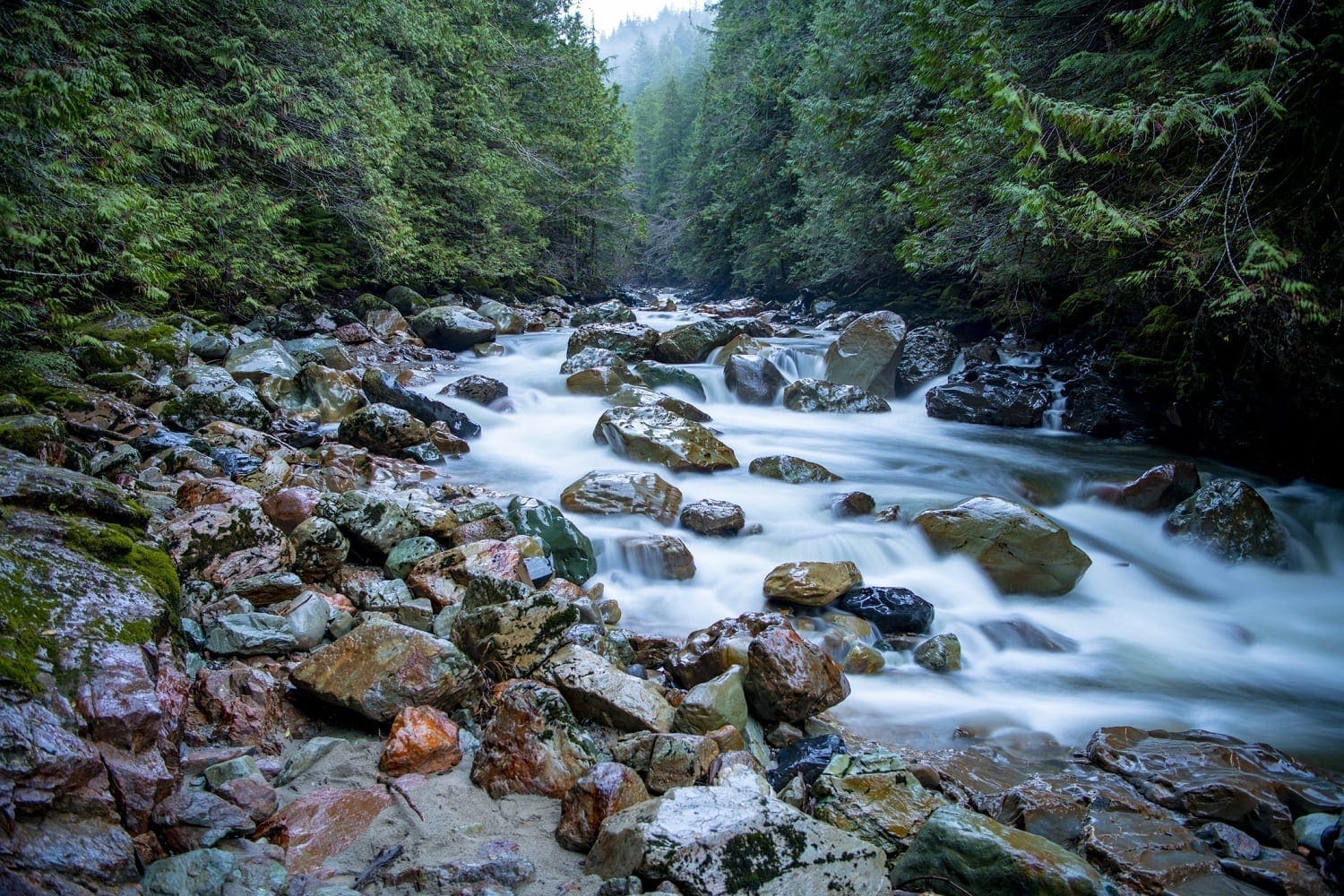 Washington State stream full of rocks: ID 146431858 © Kurt Adams | Dreamstime.com