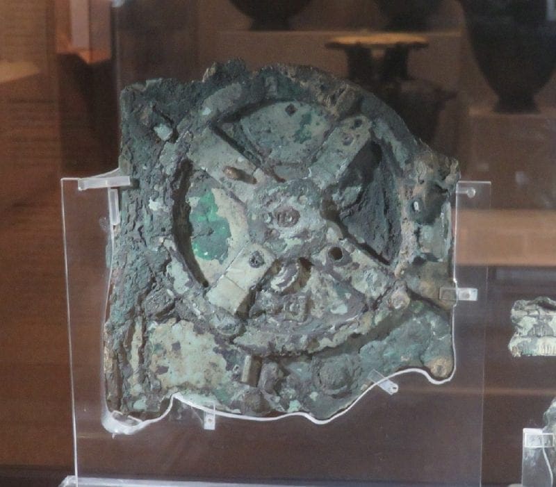Antikythera Mechanism on display: ID 128270807 ©   | Dreamstime.com