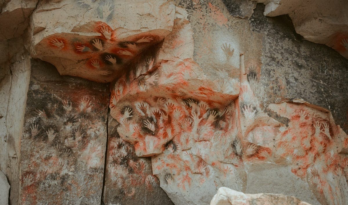 Hand Cave Art Santa Cruz, Argentina: Photo 191086718 © Wirestock | Dreamstime.com